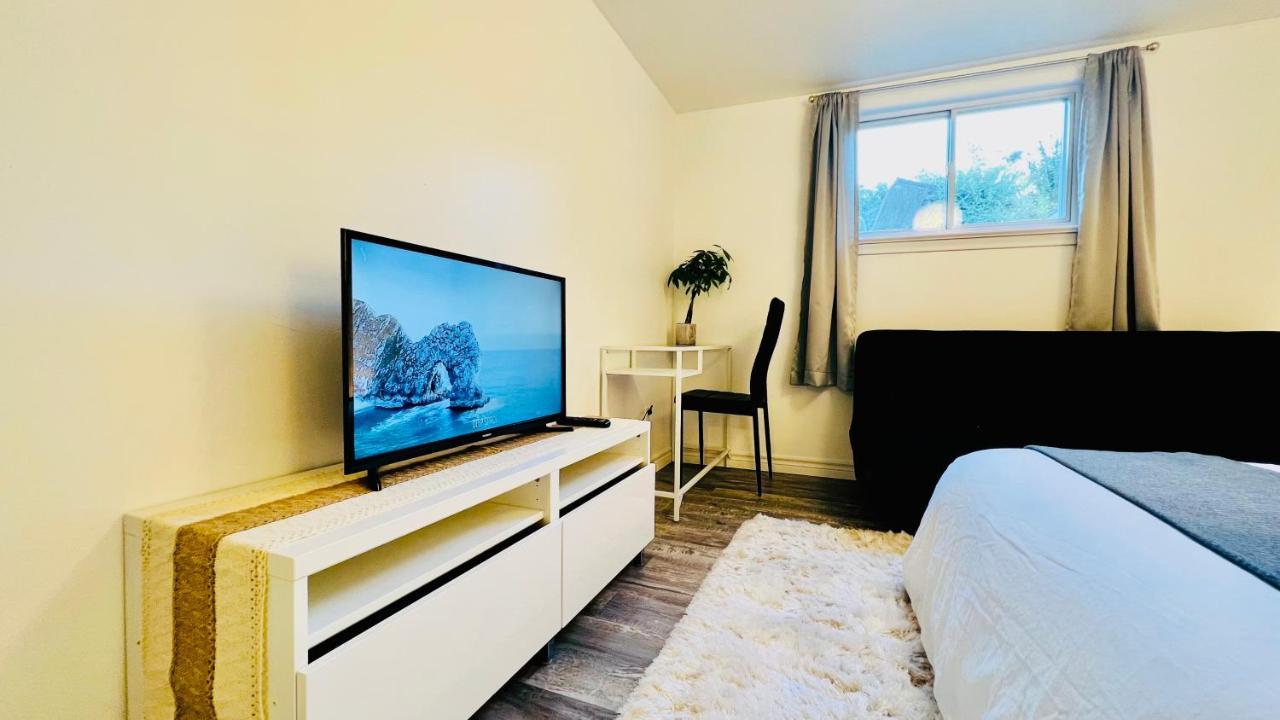 Toronto Bed & Breakfast - Free Parking Luaran gambar