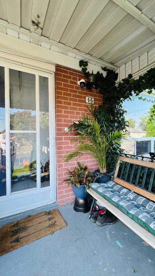 Toronto Bed & Breakfast - Free Parking Luaran gambar